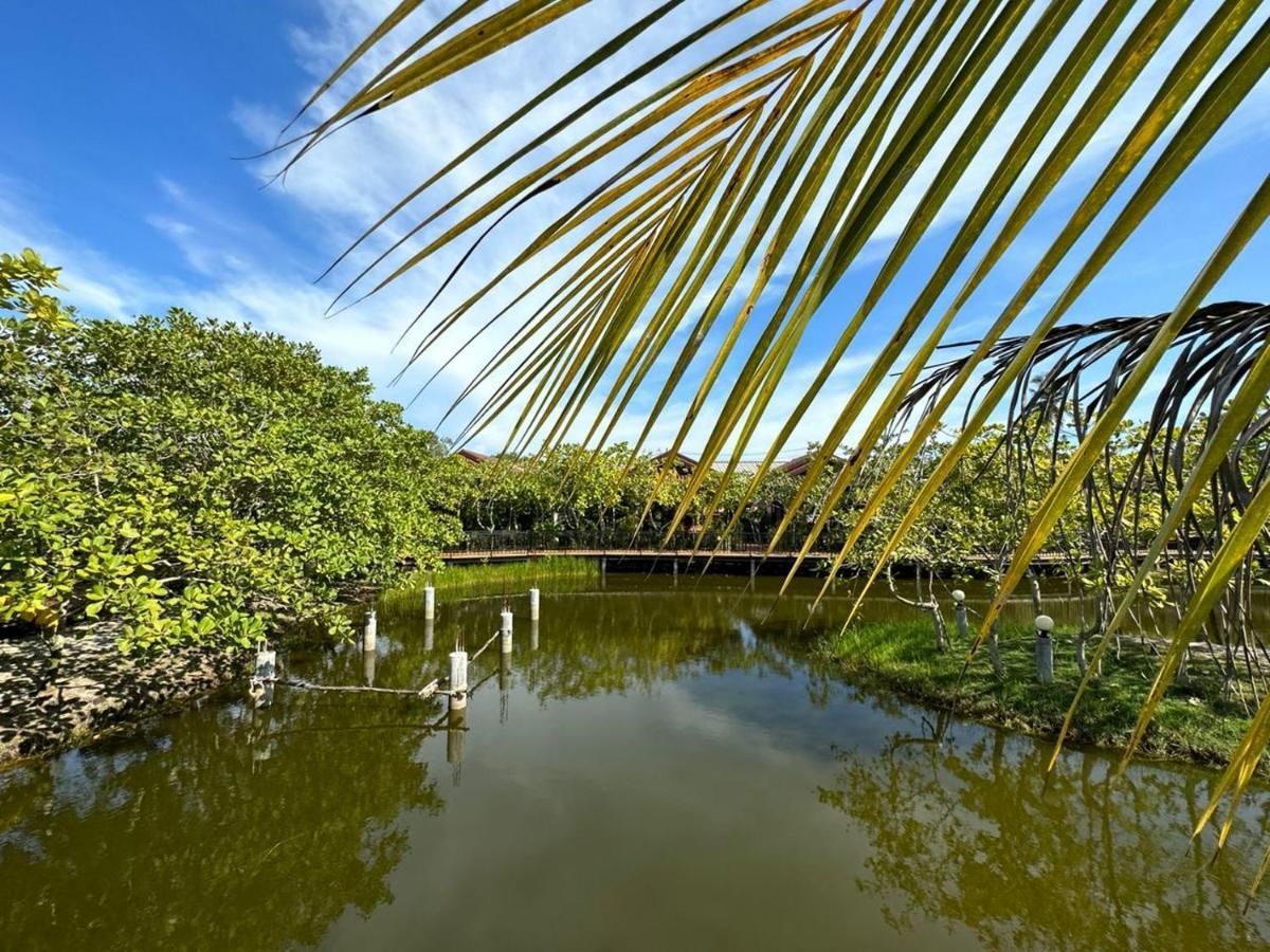 The Beatles Lagoon Chalong Esterno foto