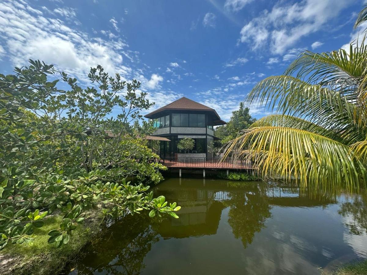 The Beatles Lagoon Chalong Esterno foto